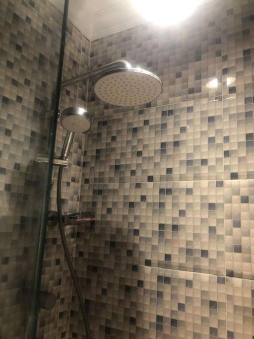 Duplex At Golden Square Appartamento