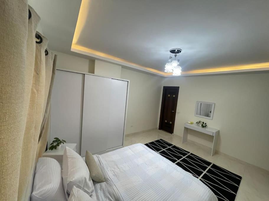 Duplex At Golden Square Il Cairo