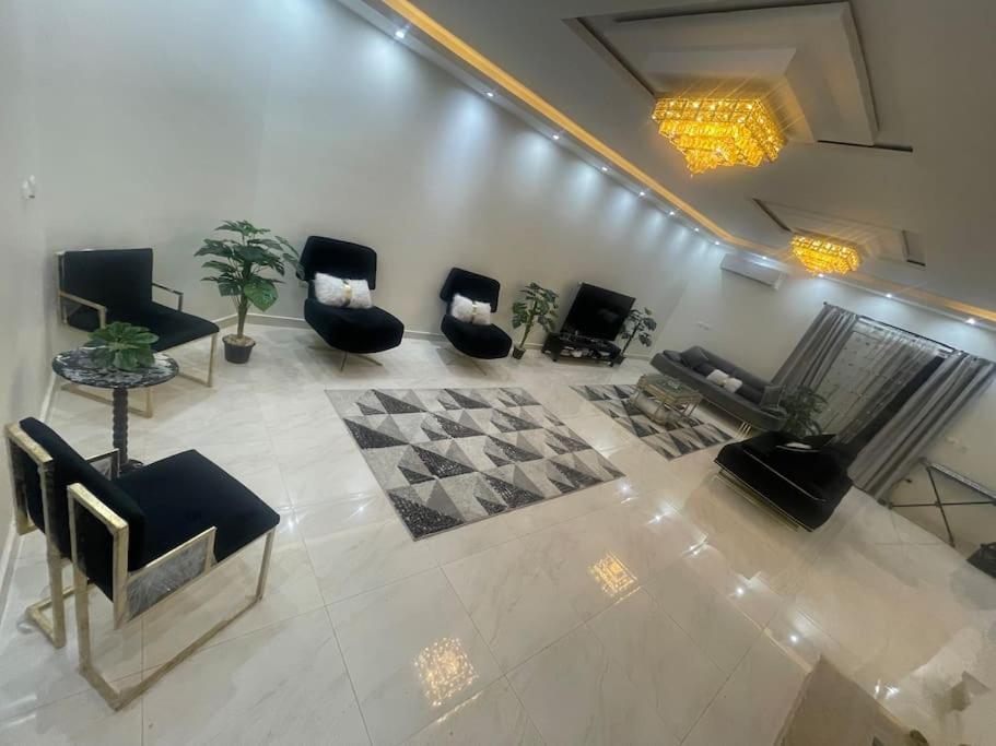 Duplex At Golden Square Apartamento *